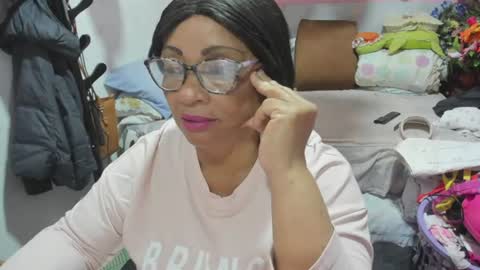 Snapshot of mrs_mommy chatting on 9, 6, 2026 mrs_mommy online show from 9, 6, 2026