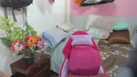 Snapshot of mrs_mommy chatting on 26, 6, 2026 mrs_mommy online show from 26, 6, 2026