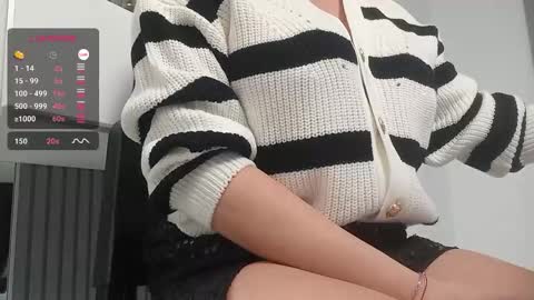 Snapshot of mrscummings chatting on 16, 12, 2025 C online show from 16, 12, 2025