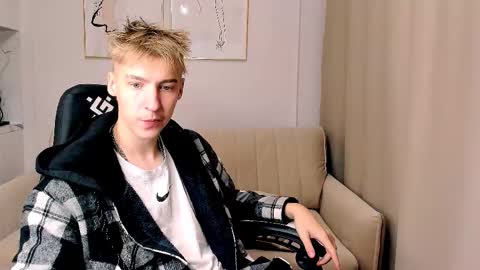 Snapshot of mrsexycum4u chatting on 23, 10, 2025 Adam online show from 23, 10, 2025
