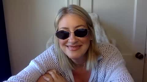 Snapshot of mrsprissxo chatting on 27, 4, 2026 MrsPrissXO online show from 27, 4, 2026