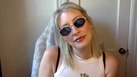 Snapshot of mrsprissxo chatting on 4, 5, 2026 MrsPrissXO online show from 4, 5, 2026