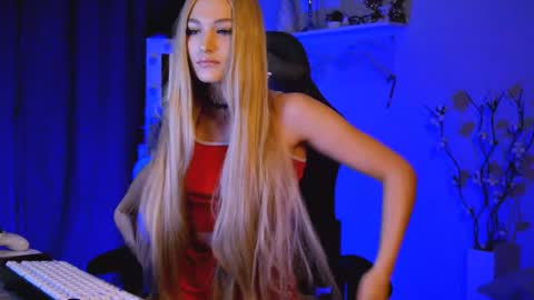 Snapshot of mrstenderbeast chatting on 8, 12, 2024 YOUR OWNER online show from 8, 12, 2024