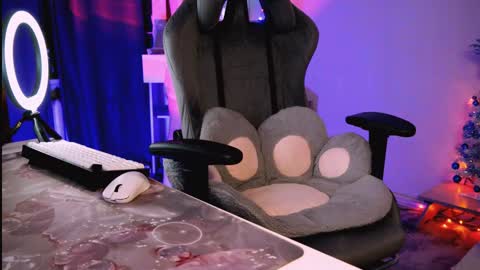 Snapshot of mrstenderbeast chatting on 1, 1, 2025 YOUR OWNER online show from 1, 1, 2025