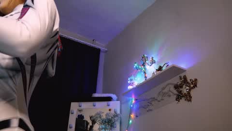 Snapshot of mrstenderbeast chatting on 4, 1, 2025 YOUR OWNER online show from 4, 1, 2025