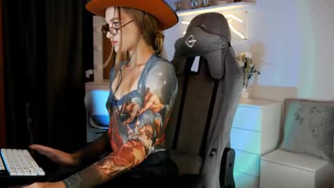 Snapshot of mrstenderbeast chatting on 20, 2, 2025 YOUR OWNER online show from 20, 2, 2025