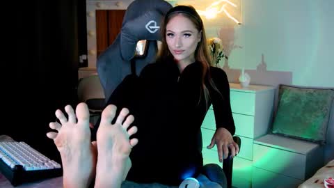 Snapshot of mrstenderbeast chatting on 22, 2, 2025 YOUR OWNER online show from 22, 2, 2025