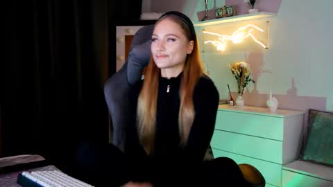 Snapshot of mrstenderbeast chatting on 22, 2, 2025 YOUR OWNER online show from 22, 2, 2025