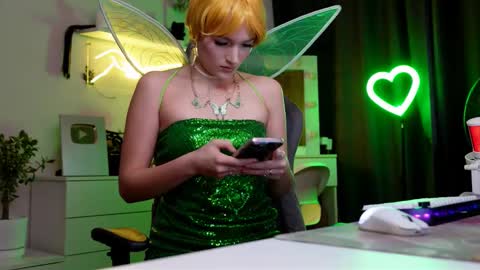 Snapshot of mrstenderbeast chatting on 21, 9, 2025 YOUR OWNER online show from 21, 9, 2025