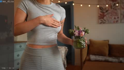 Snapshot of ms_dira chatting on 10, 2, 2026 dira and the riru tribe online show from 10, 2, 2026