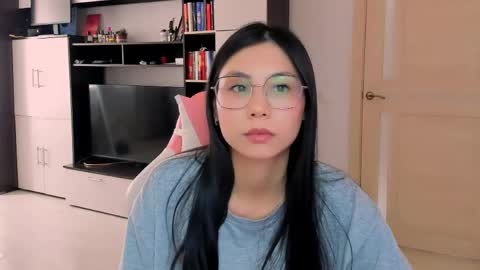 Snapshot of ms_emily_ chatting on 18, 5, 2026 ms_emily_ online show from 18, 5, 2026