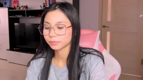 Snapshot of ms_emily_ chatting on 9, 6, 2026 ms_emily_ online show from 9, 6, 2026