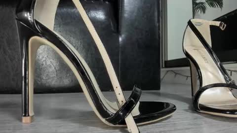 Snapshot of ms_enigma chatting on 26, 10, 2025 Goddess. Miss. Lady.  Queen. Madam Milady online show from 26, 10, 2025