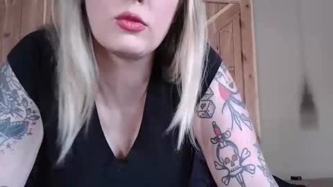 Snapshot of msbigtits77 chatting on 2, 2, 2026 MsBigTits online show from 2, 2, 2026