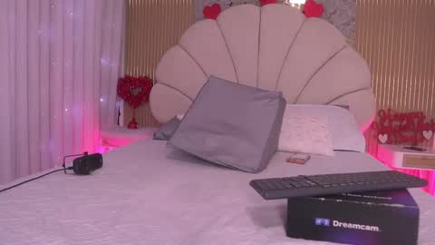 Manuela  online show from 19, 2, 2026