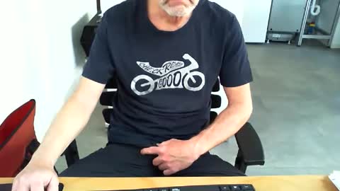 Snapshot of mucfag chatting on 5, 5, 2026 mucfag online show from 5, 5, 2026