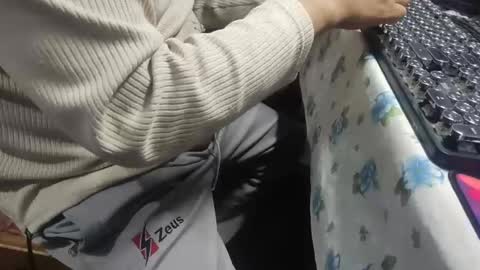 Snapshot of muchachosam chatting on 19, 9, 2025 zenon online show from 19, 9, 2025