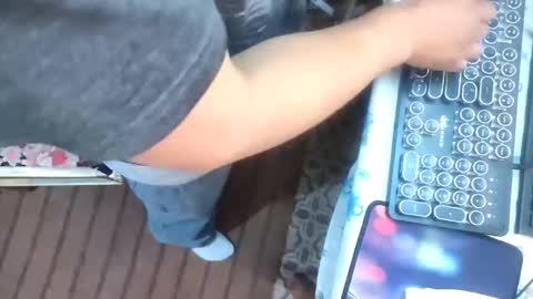 Snapshot of muchachosam chatting on 8, 11, 2025 zenon online show from 8, 11, 2025