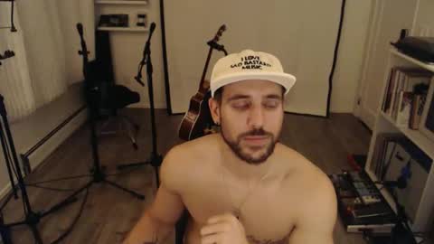 muchachote_ online show from 20, 12, 2025