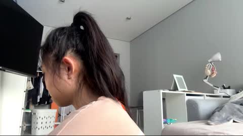 Mia online show from 2, 2, 2026