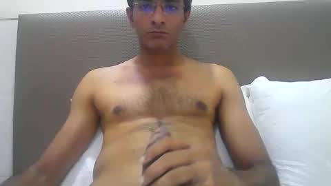 Snapshot of mumbaimonster8inch chatting on 1, 10, 2025 rajesh engineer online show from 1, 10, 2025