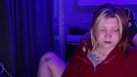 Snapshot of mura_muur chatting on 22, 6, 2026 Milana online show from 22, 6, 2026