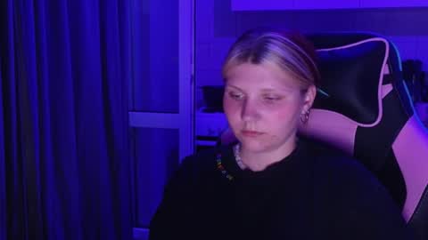 Snapshot of mura_muur chatting on 23, 6, 2026 Milana online show from 23, 6, 2026