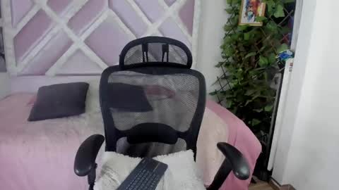 Snapshot of muriell_69 chatting on 4, 6, 2026 muriell_69 online show from 4, 6, 2026