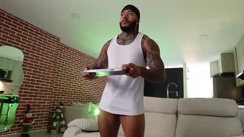 Snapshot of muscle_man19 chatting on 20, 12, 2025 Nick online show from 20, 12, 2025