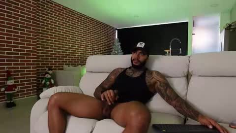 Snapshot of muscle_man19 chatting on 22, 12, 2025 Nick online show from 22, 12, 2025