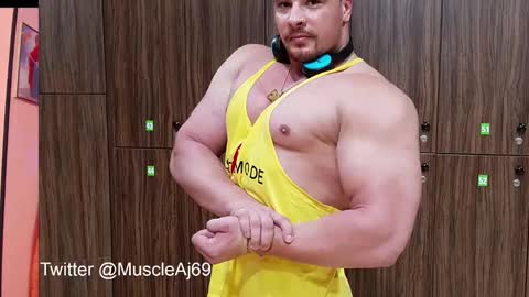 Snapshot of muscleaj69 chatting on 11, 12, 2024 AJ online show from 11, 12, 2024