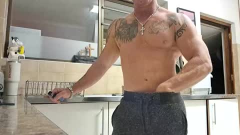 Snapshot of muscledaddy69s chatting on 16, 4, 2026 muscledaddy69s online show from 16, 4, 2026