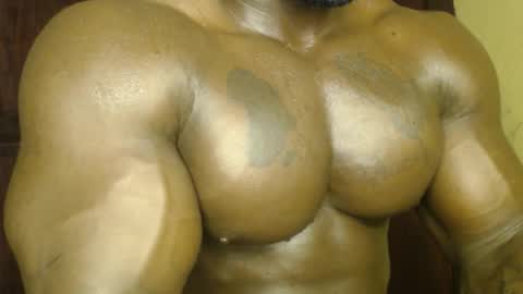 musclegod23 online show from 19, 11, 2025