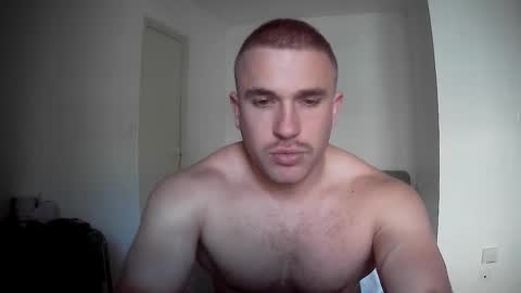 Snapshot of muscleshow00 chatting on 7, 3, 2025 muscleshow00 online show from 7, 3, 2025