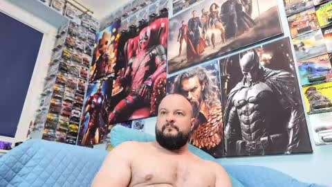 Snapshot of muscular_bear chatting on 9, 4, 2026 Chris online show from 9, 4, 2026