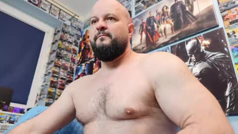 Snapshot of muscular_bear chatting on 11, 4, 2026 Chris online show from 11, 4, 2026