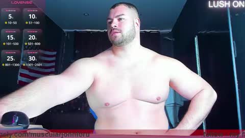 Snapshot of muscularjohnforu chatting on 1, 2, 2025 click icon for peach online show from 1, 2, 2025