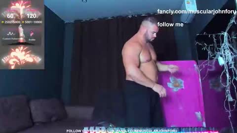 Snapshot of muscularjohnforu chatting on 17, 9, 2025 click icon for peach online show from 17, 9, 2025
