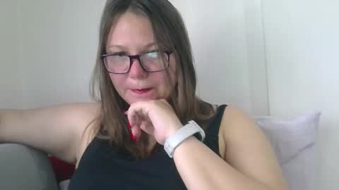 musechic_wild online show from 9, 3, 2026