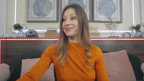 Luna  online show from 4, 2, 2026