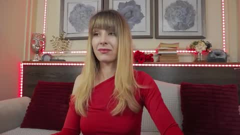 Luna  online show from 1, 4, 2026