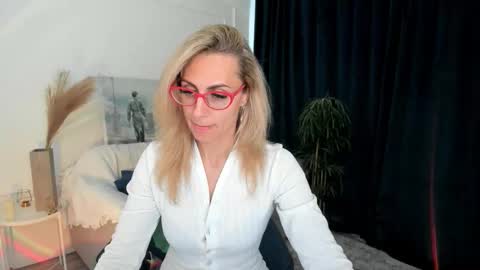 Snapshot of museofstage chatting on 30, 3, 2026 Diana online show from 30, 3, 2026