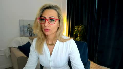 Snapshot of museofstage chatting on 8, 4, 2026 Diana online show from 8, 4, 2026