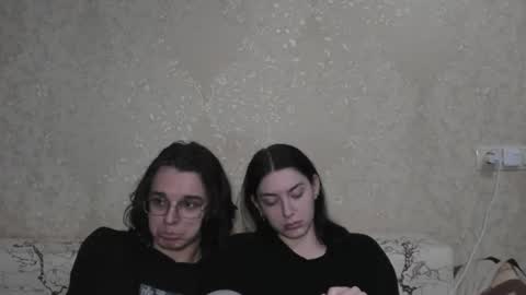 Snapshot of muuur_love chatting on 11, 6, 2026 cute couple online show from 11, 6, 2026