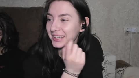 Snapshot of muuur_love chatting on 24, 6, 2026 cute couple online show from 24, 6, 2026