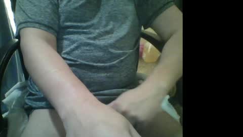 Snapshot of muzicdaddy4200 chatting on 1, 6, 2026 SubDaddy420 online show from 1, 6, 2026