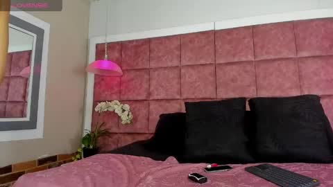 mxli_divine_ online show from 20, 4, 2026