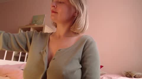 Snapshot of my_hannah chatting on 15, 9, 2025 Hannah  welcome  online show from 15, 9, 2025