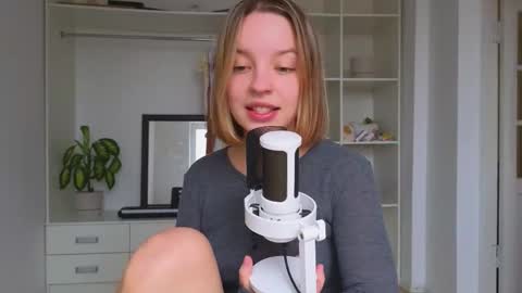 Snapshot of my_mia_ chatting on 30, 9, 2025  MIA  I will be here Monday Wednesday Thursday Saturday online show from 30, 9, 2025