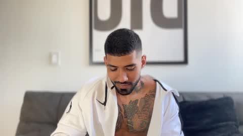 Snapshot of myke_esthetic chatting on 2, 3, 2025 Myke esthetic online show from 2, 3, 2025